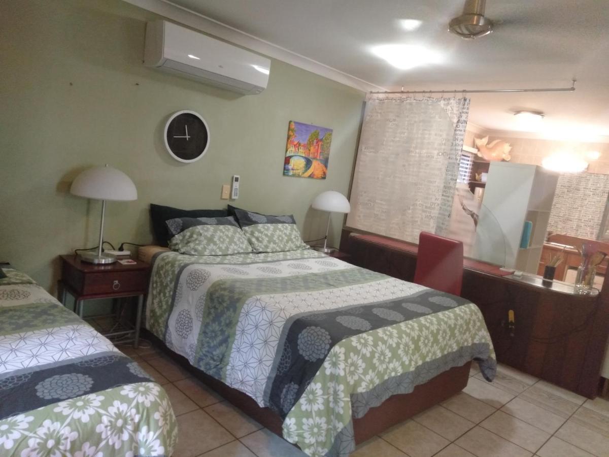 Homestay At Julie'S Кернс Екстер'єр фото