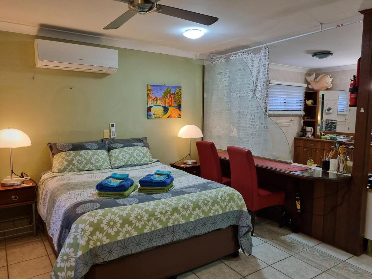 Homestay At Julie'S Кернс Екстер'єр фото
