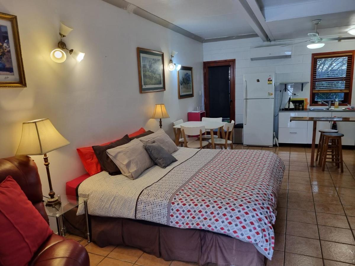 Homestay At Julie'S Кернс Екстер'єр фото