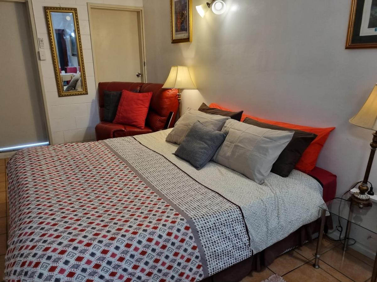 Homestay At Julie'S Кернс Екстер'єр фото