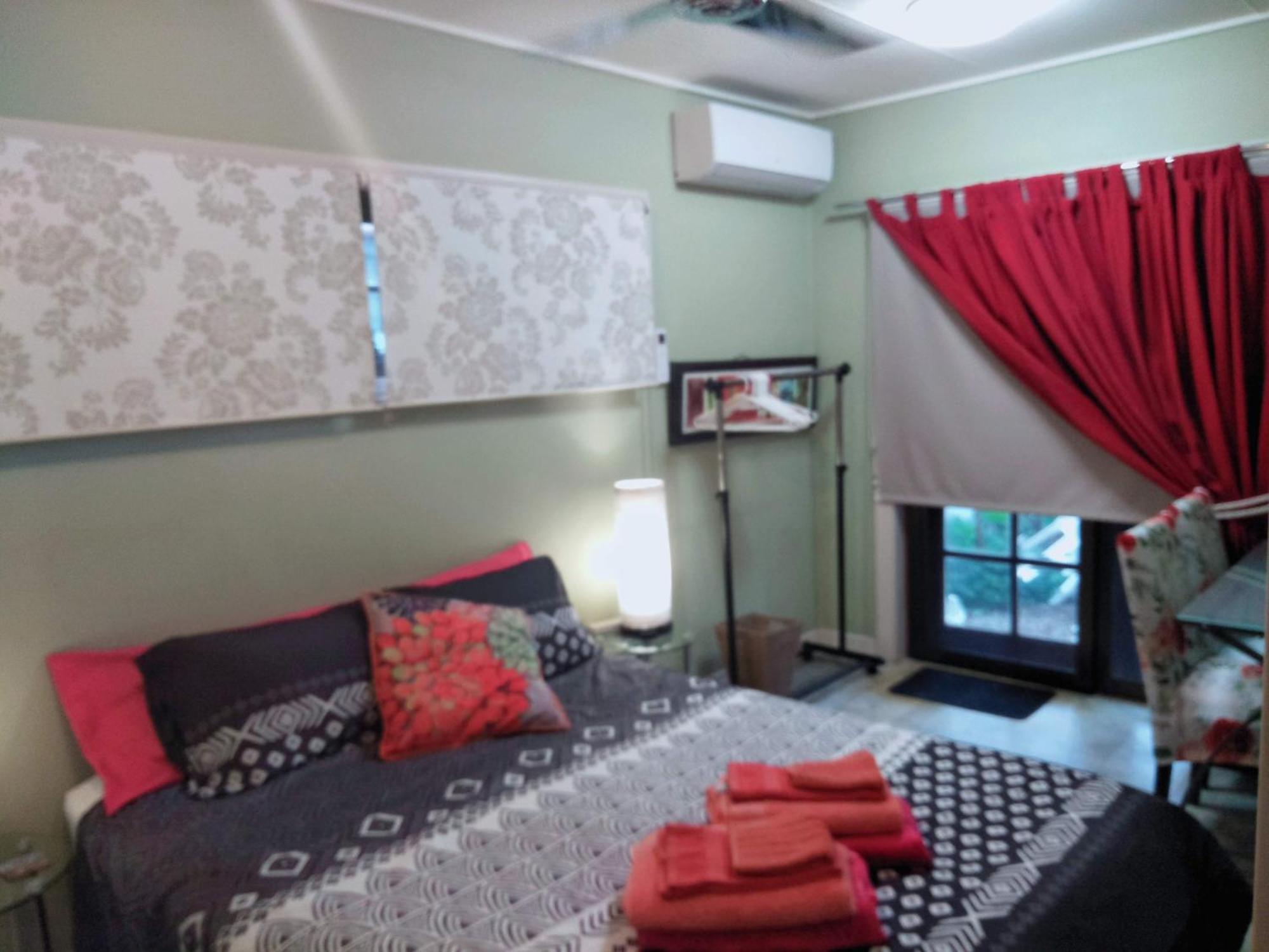 Homestay At Julie'S Кернс Екстер'єр фото