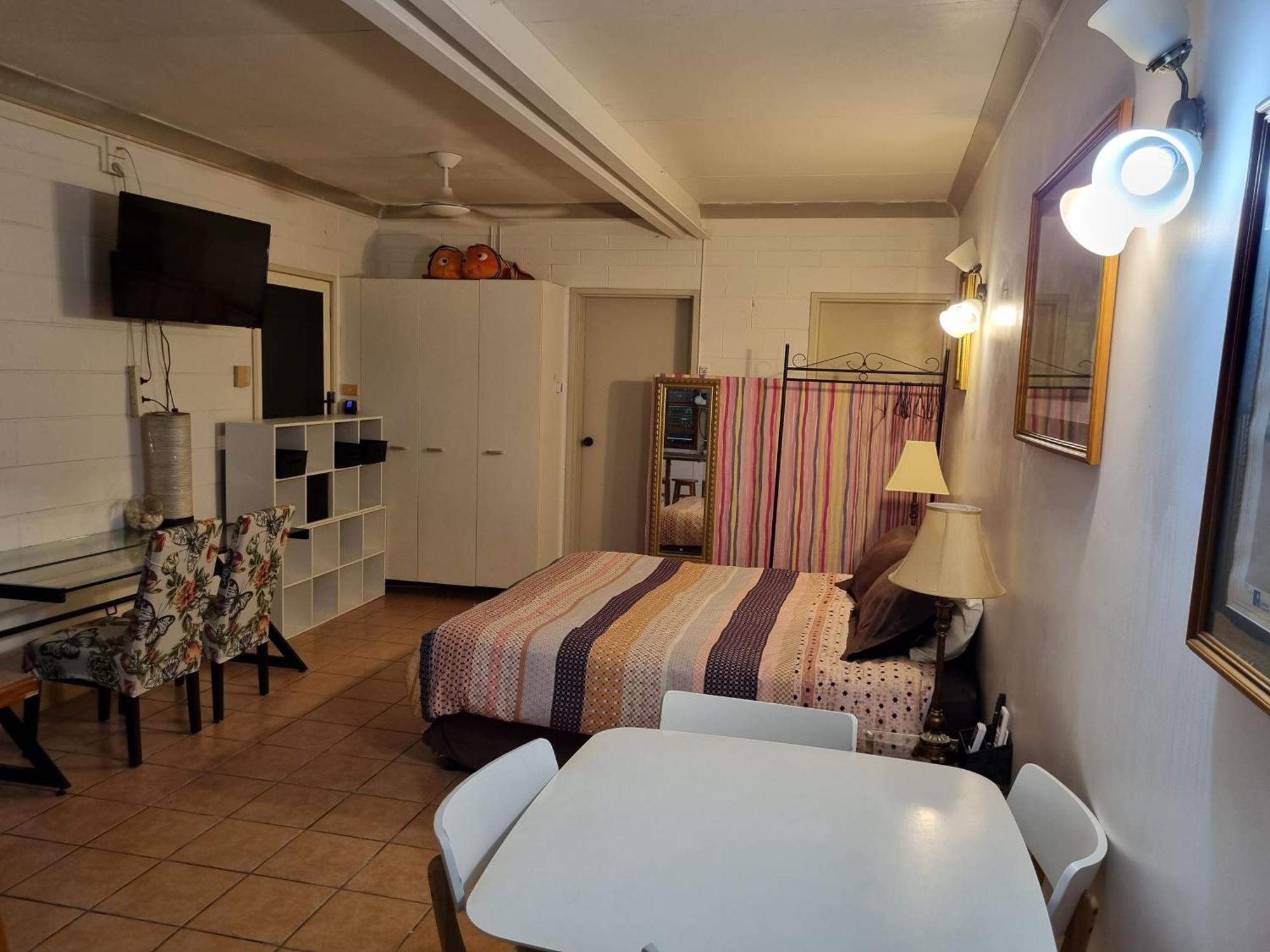 Homestay At Julie'S Кернс Екстер'єр фото