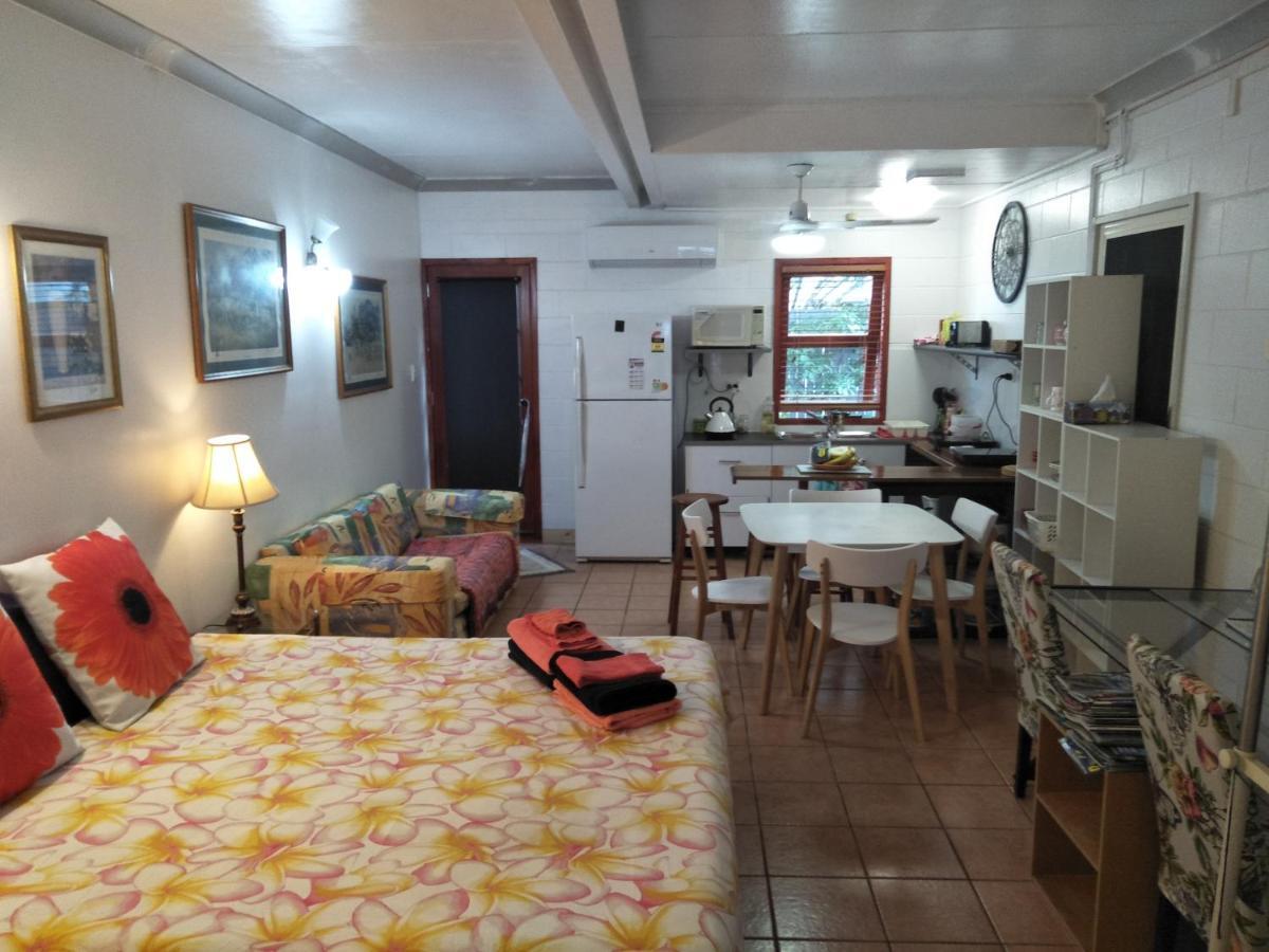 Homestay At Julie'S Кернс Екстер'єр фото